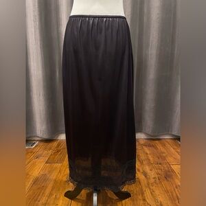 Carroll Reed black nylon half slip skirt